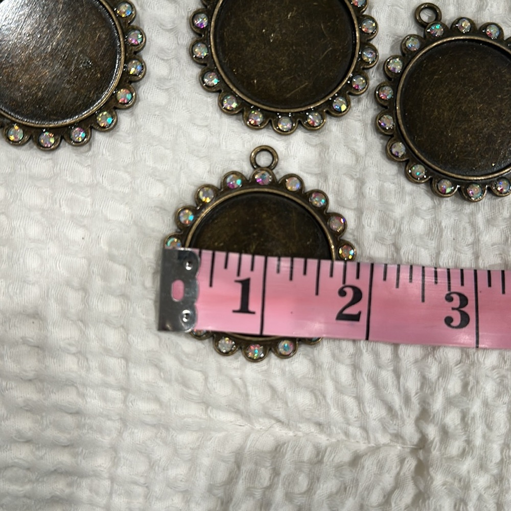 5 AB Rhinestone bezels - Picture 3 of 4